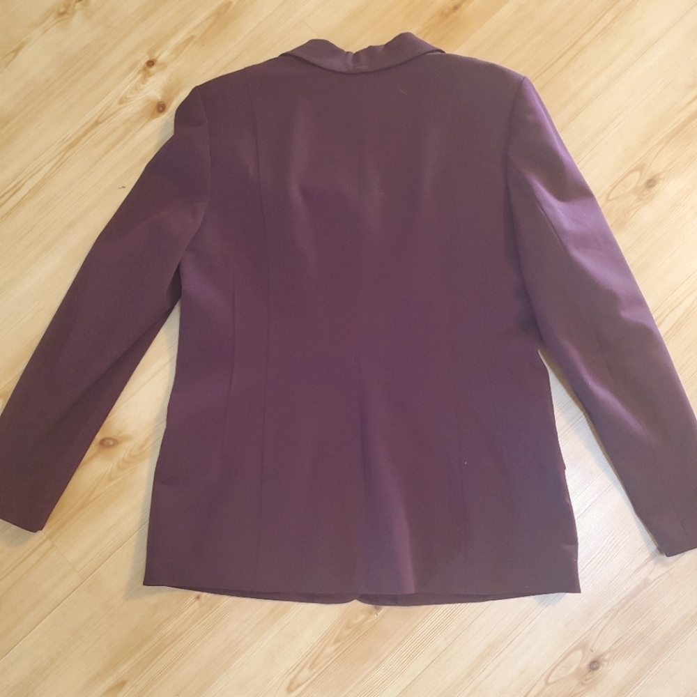 Caslon Women's Two-piece Classic Suit - Picture 5 of 13